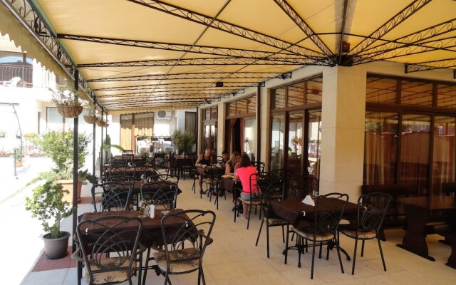 Cantilena Hotel