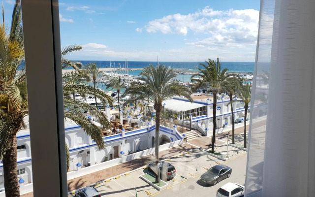 Fantastic Apartment In Front Of The Sea & Marina