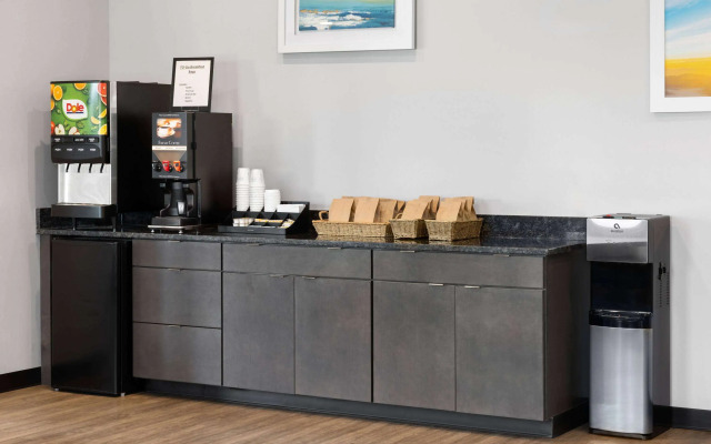 Days Inn by Wyndham Frederick
