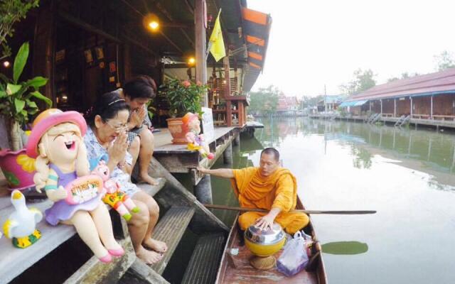 Baanklong Amphawa Homestay