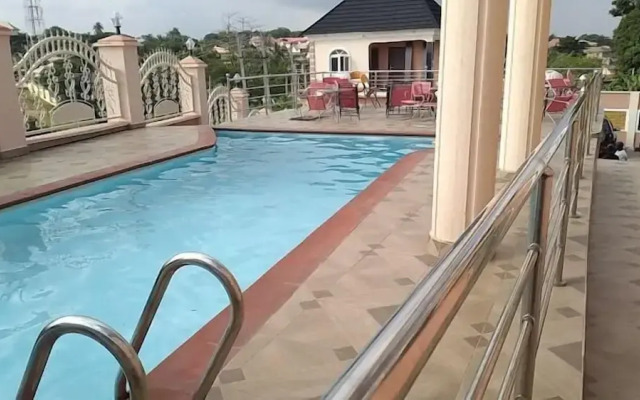 Keem Hotel and Suites