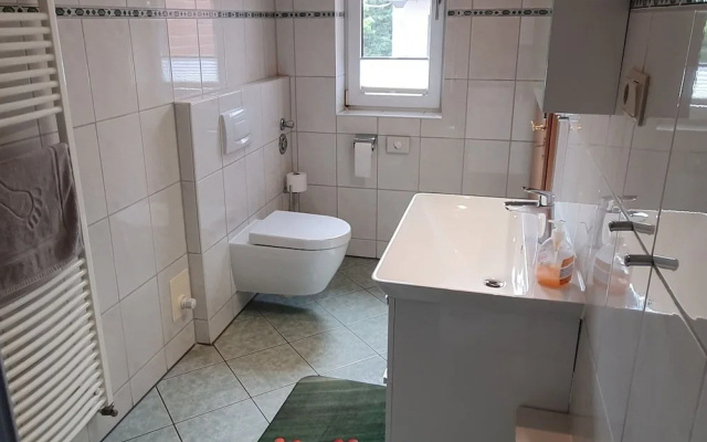 Wohnung bei Kuehlungsborn mit Garten