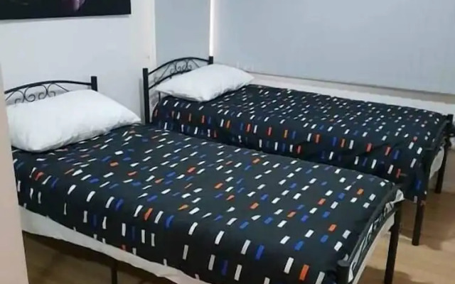 Campbelltown Holiday Home 3 Bed & Parking