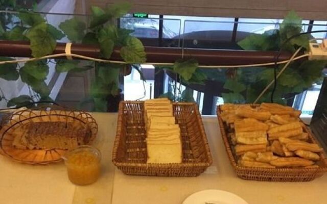 GreenTree Inn Shandong Qingdao Wuyishan Road Jiashike Shopping center Business Hotel