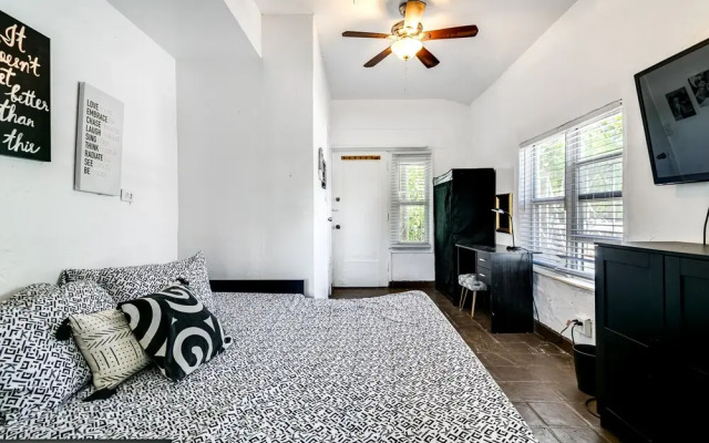 2 Bedroom/2 Bathroom Townhouse with Hottub