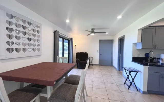 Walua Hale Relaxing Hawaiian Oasis