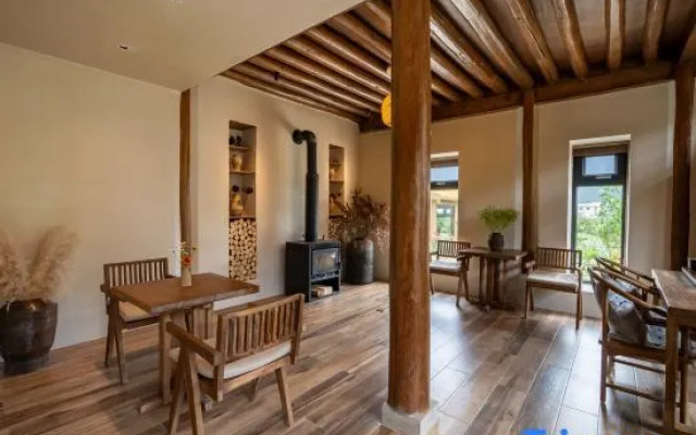 Shaxi Hidden Creek Homestay