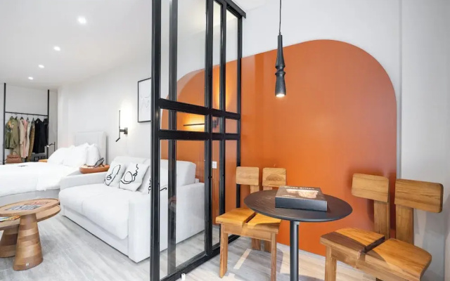 Finders Ermou Suites