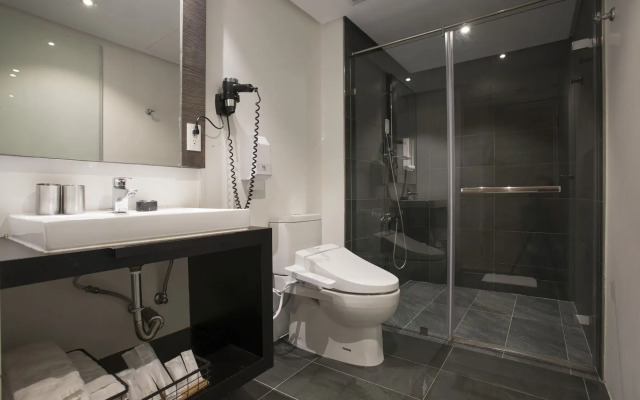P&F Hotel