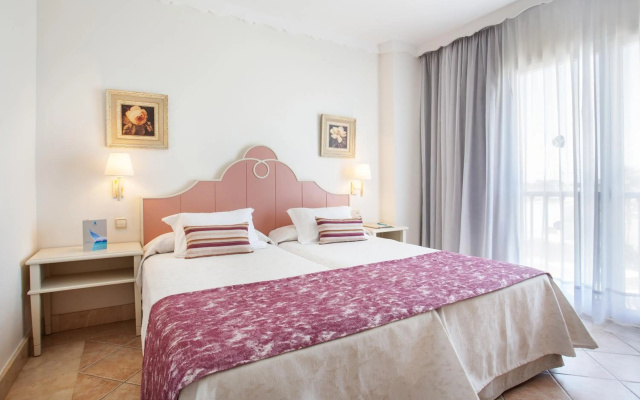 Grupotel Macarella Suites & Spa