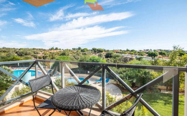 #069 Stunning Flat Near New Town w Pool View