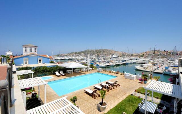 Cesme Marina Konukevi