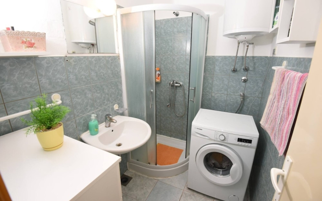 Close to the Centre, 2-bedroom Apartment Zara Verde