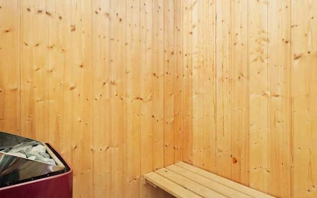 Quiet Holiday Home in Rodby near Sea