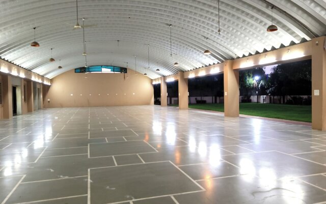 Topline Foods Resort