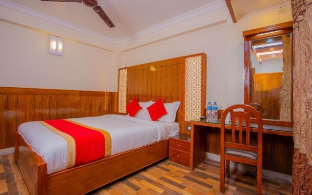 Oyo 304 Hotel Manmana