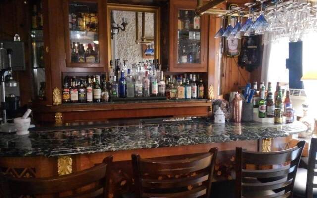 The Inn At Brevard - Bed And Breakfast - Adult Only