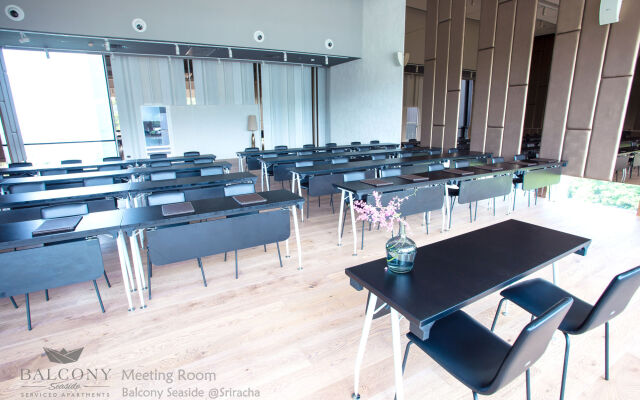 Balcony Seaside Sriracha Hotel & Serviced Apartments (SHA Extra Plus)