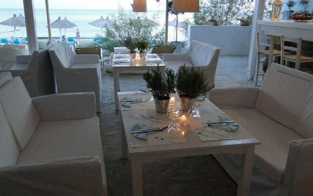 Tinos Beach Hotel