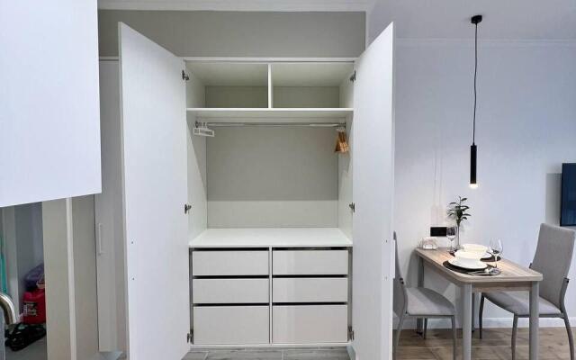 Lucky Room on Maloe Ponizovye street