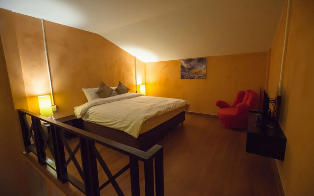 Retro Box Hotel