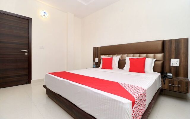 OYO 66329 Hotel Bms Pride