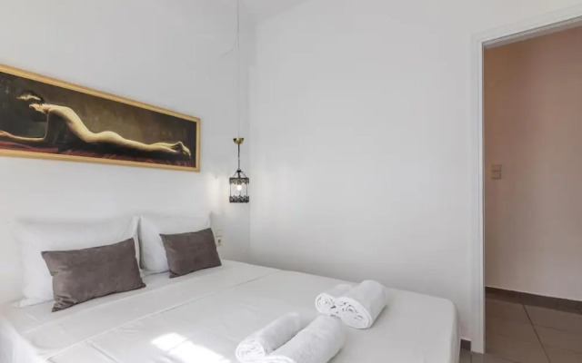 White Cycladic House With Jacuzzi