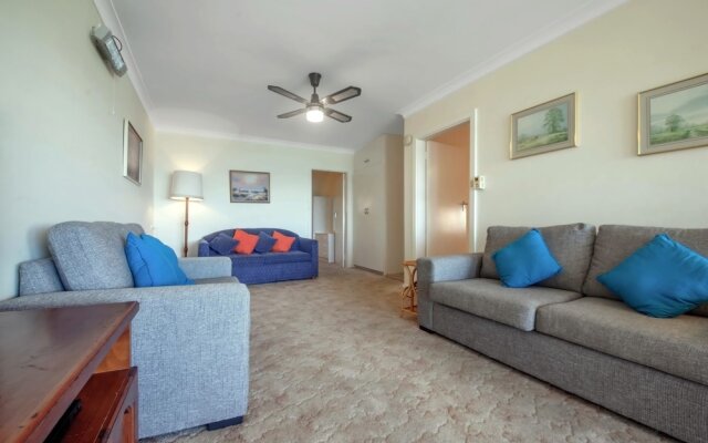 Quarterdeck, Unit 3/12 Magnus Street