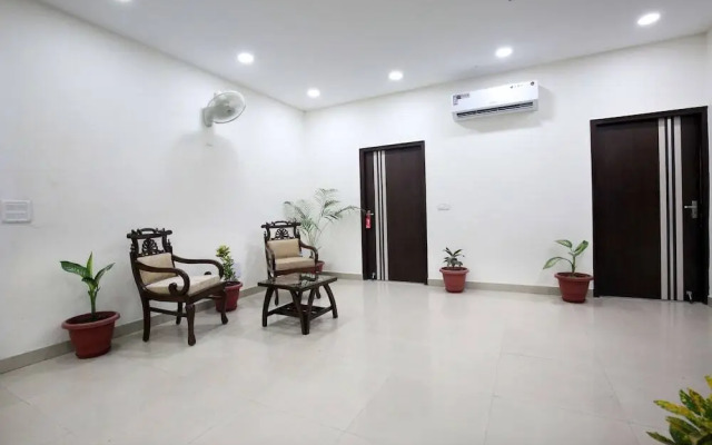 Hotel The Benz By OYO Rooms