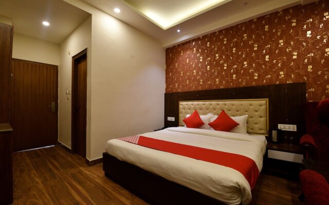 OYO 17099 Ambika Residency