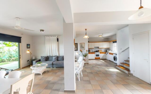 Sirina Waterfront House
