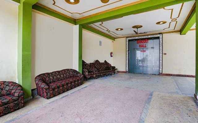 Fabhotel Shivam Palace