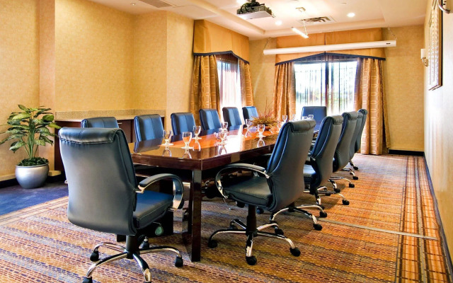 Holiday Inn Express Hotel & Suites Riverport Richmond by IHG