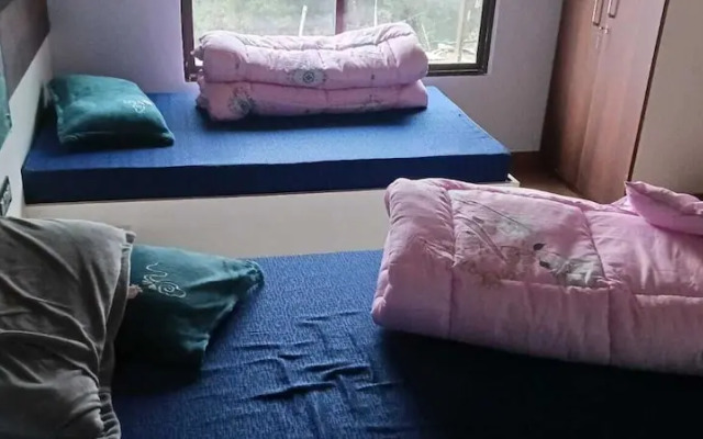 Buddha's Mirror Mountain Retreat