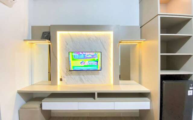 Good Choice And Homey Studio At The Alton Apartment