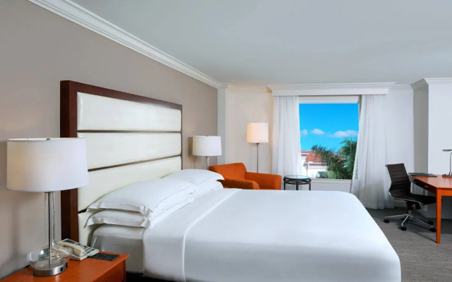 Hilton Naples