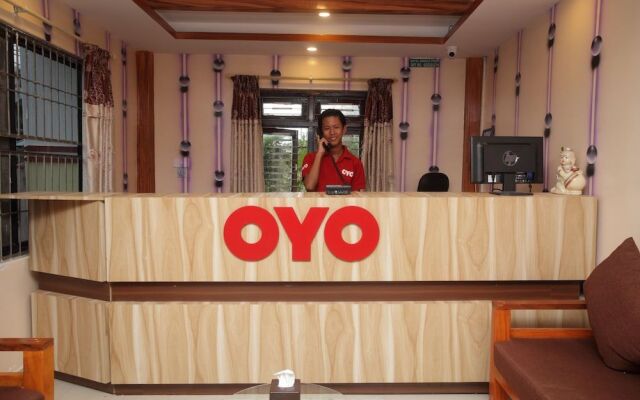 OYO 618 Hotel Middle Point