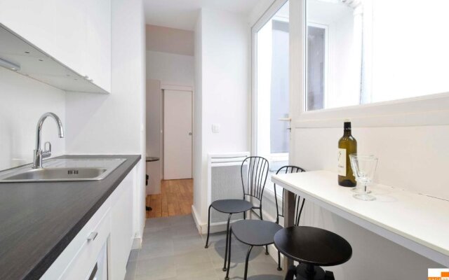S02199 - Pretty studio for 2 people in the heart of the Montorgueil neighborhood