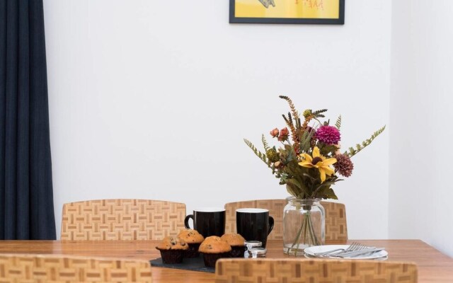 Lovely 2BR Flat in East London!