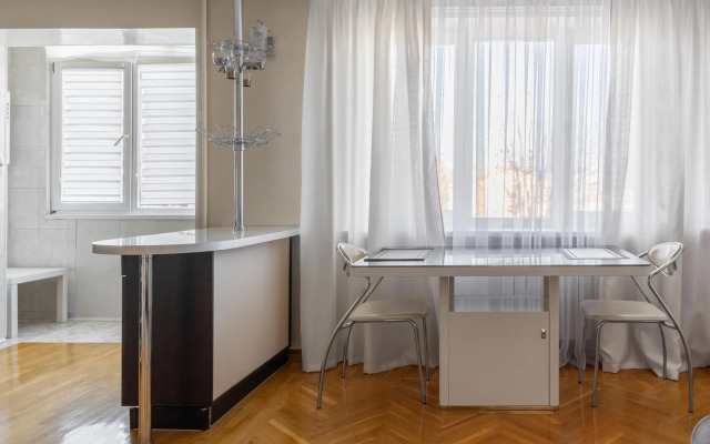 Aura на улице Армянская