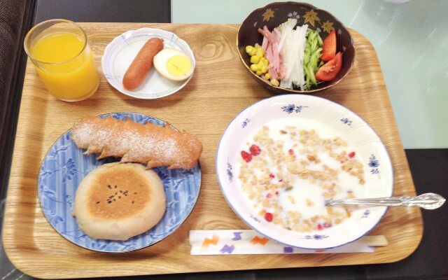 Atami Red House