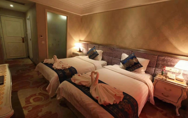 Baoli Xiangxun Theme Hotel