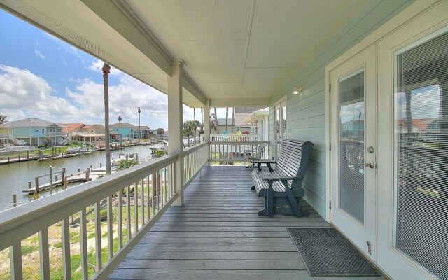 Baydreamer Vacation Home With Private Pool by Redawning