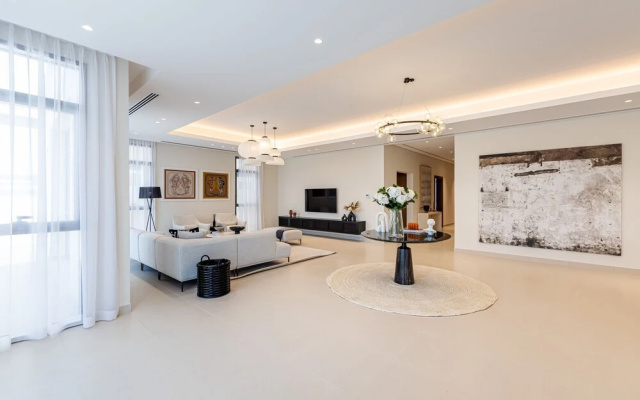 5Bed Villa-A Beach and Private Pool Palm
