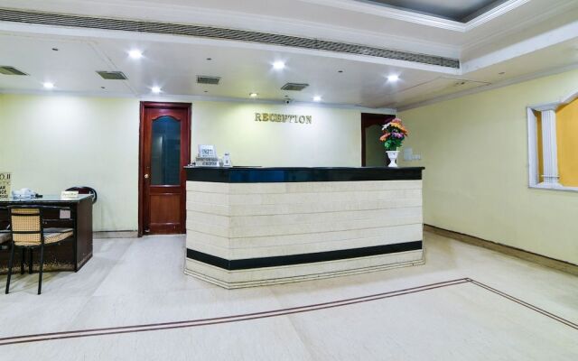 OYO 8198 Hotel Raj International