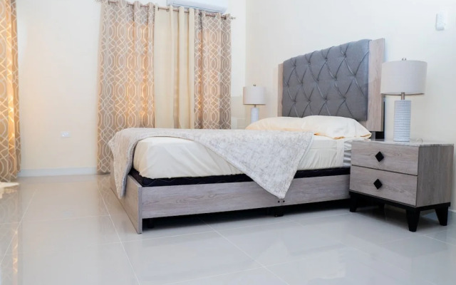 Chic Hideaway a Paradise Home in Jamaica