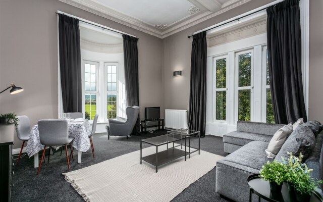 Racecourse View - Donnini Apartments