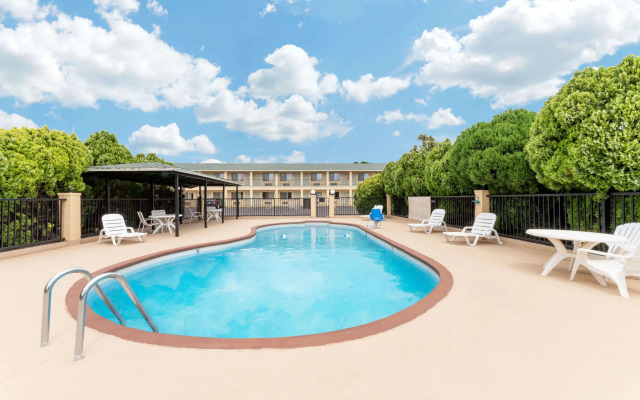 Days Inn Fairmont
