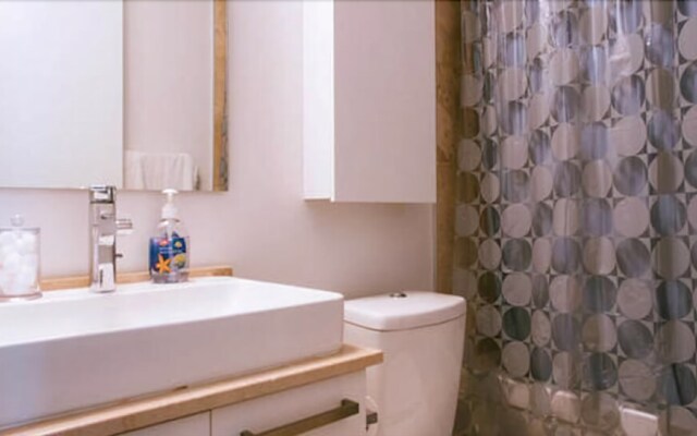 JP Stays - York St & Lakeshore