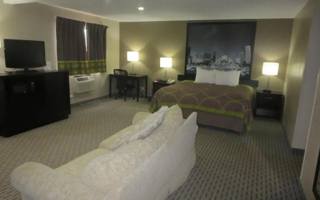 Super 8 Mundelein/Libertyville Area